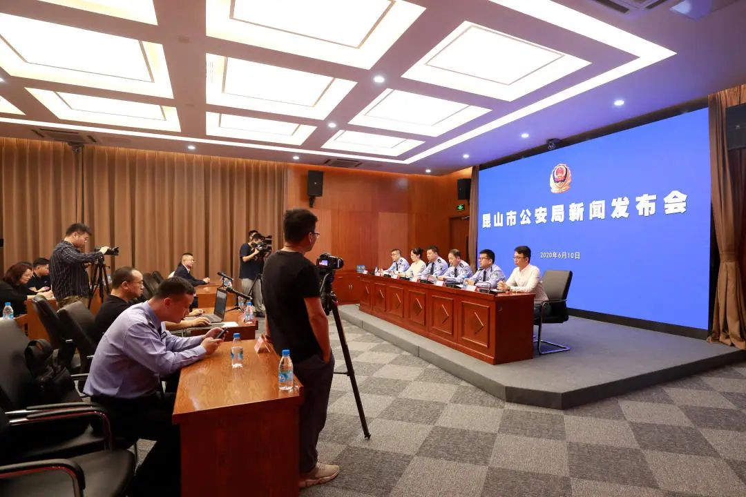 游戏外挂_框架游戏辅助器_游戏开挂神器